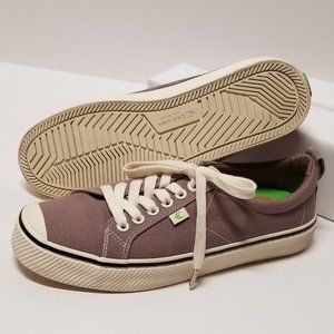Cariuma | Oca Low Stripe Mystic Grey Canvas Sneakers